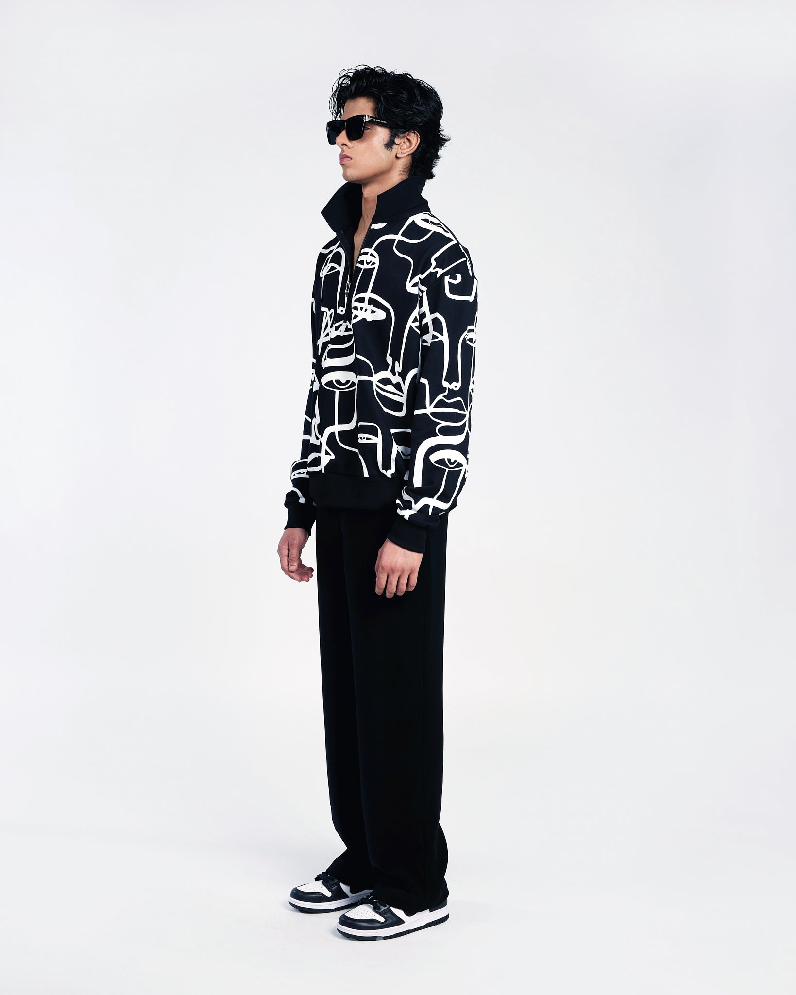 BLACK LINE ART ZIPPER