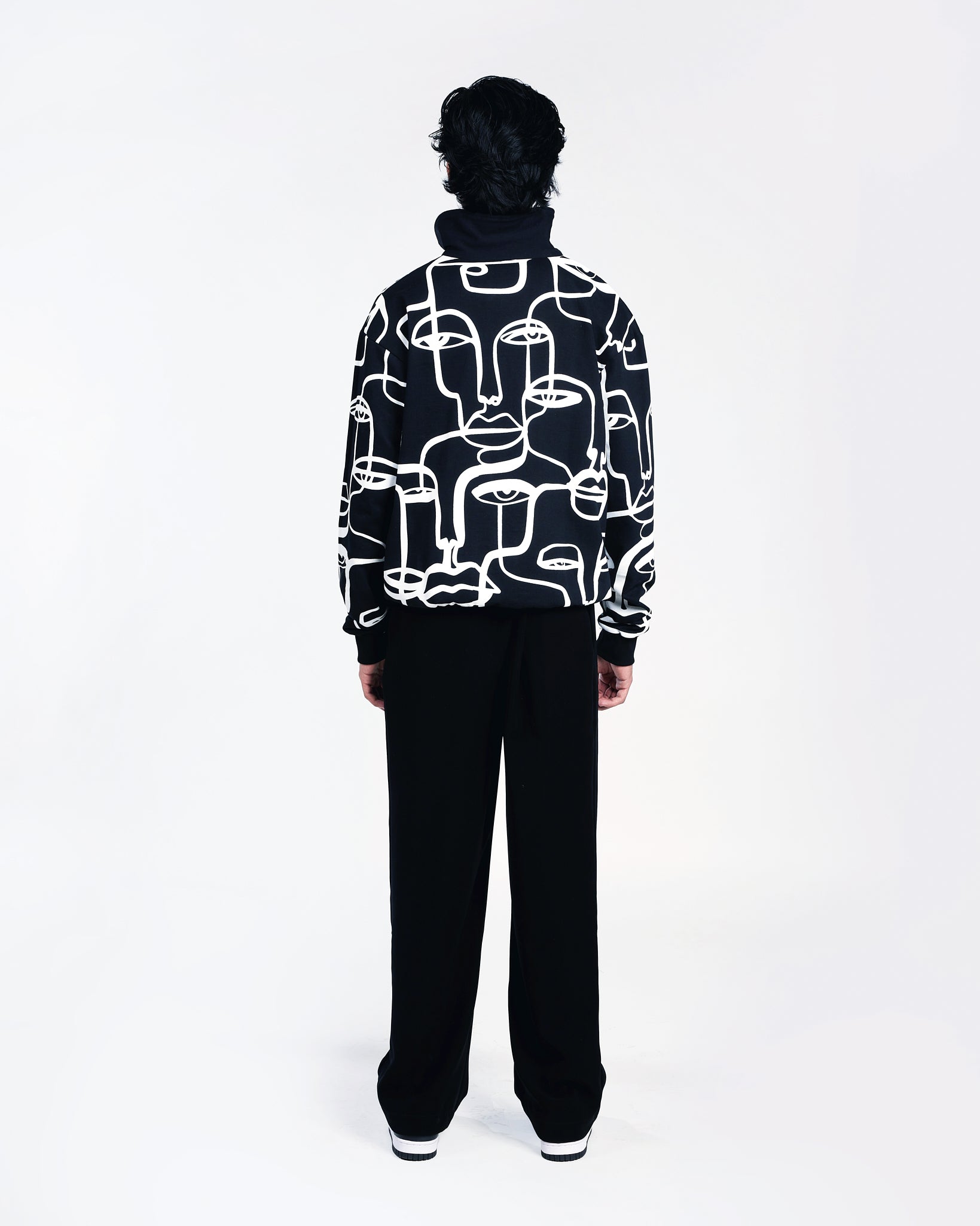 BLACK LINE ART ZIPPER