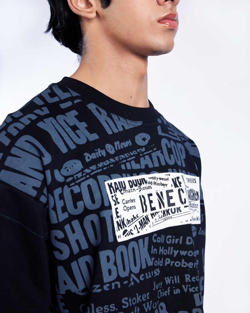 MAGAZINE PRINT T-SHIRT